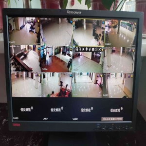 汽车里的监控摄像头一般装在哪里